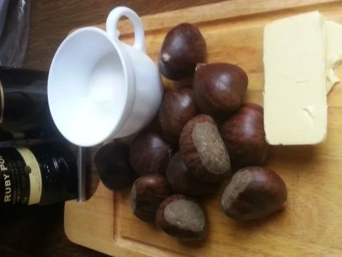 Maronen mit Karamel-Portweinsoße und Eis - Rezept - Bild Nr. 2