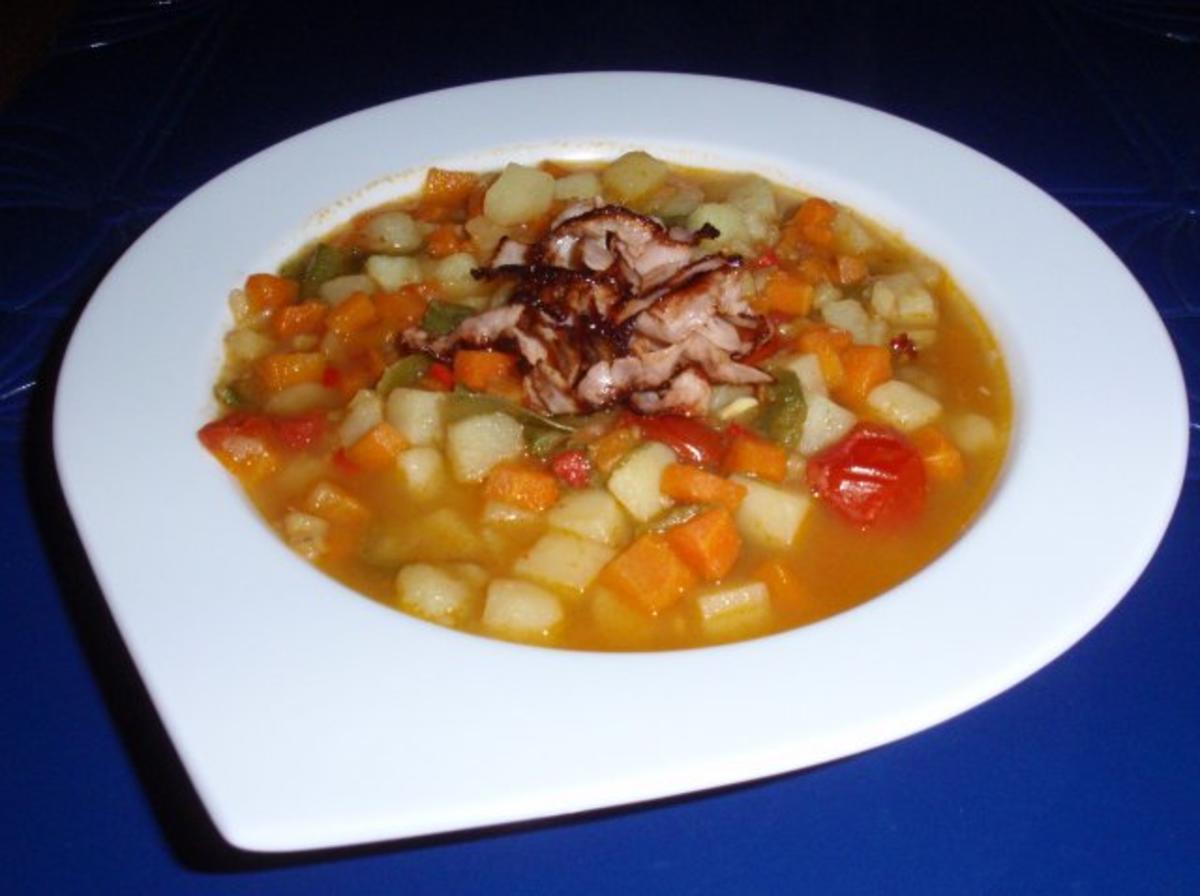 Kartoffel-Karotten-Suppe mit Schinken-Topping - Rezept