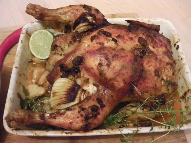 Rezept: Österreichisches Brathuhn (Brathendl) mit Semmelfülle Österreichisches Brathuhn (Brathendl) mit Semmelfülle - Rezept