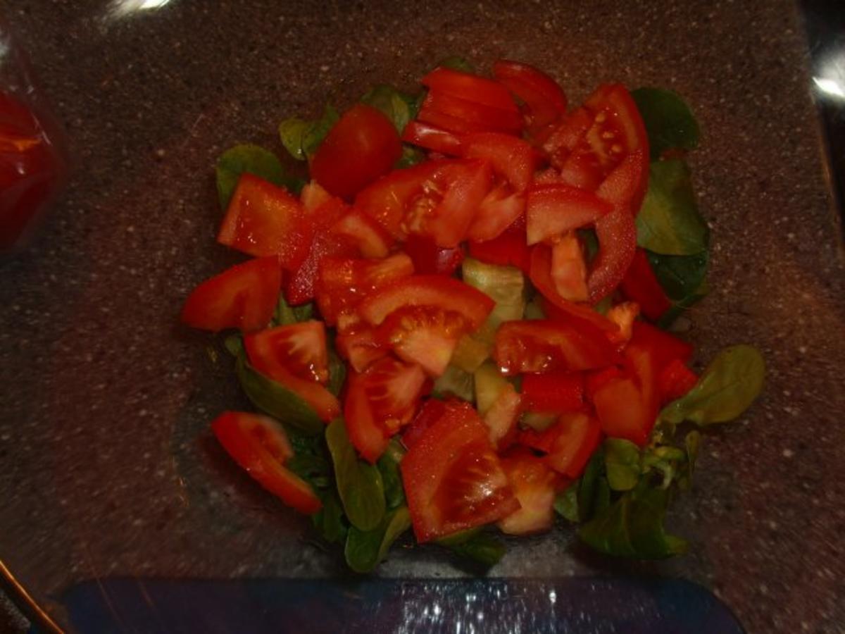 Gemischter Salat mit Camembert und Weintrauben - Rezept - Bild Nr. 3