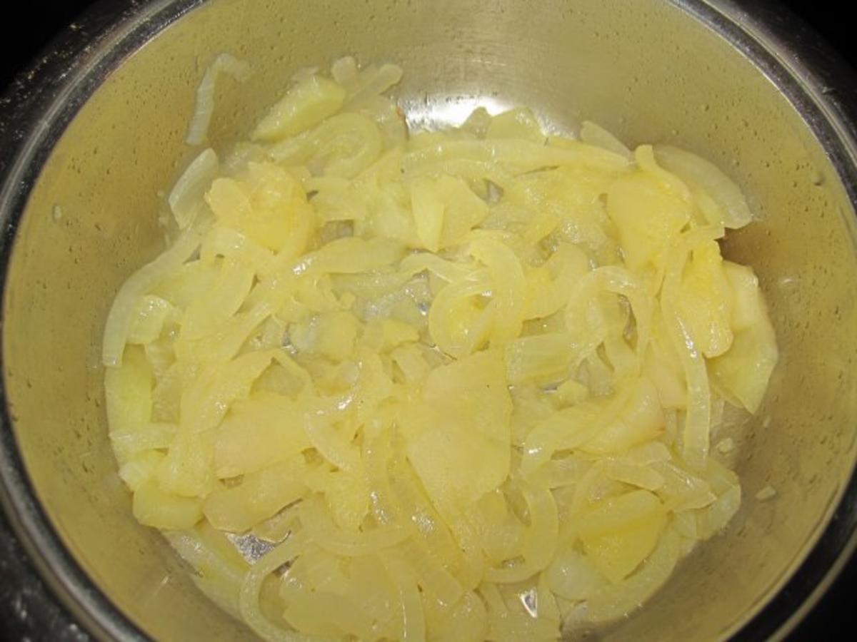 Geflügelleber mit Kartoffelbrei und Apfel-Zwiebel-Gemüse - Rezept - Bild Nr. 4