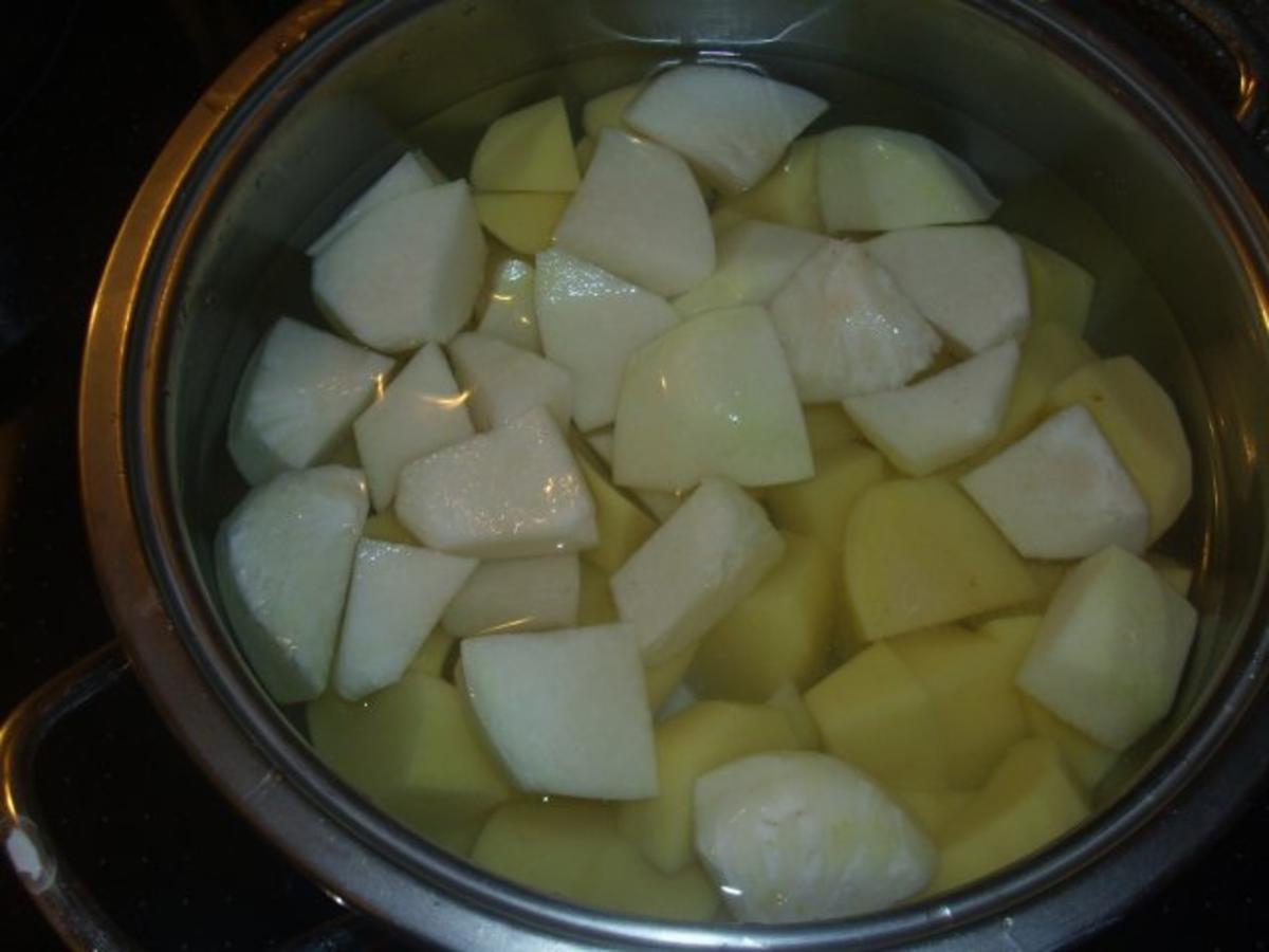 Kartoffel-Kohlrabi-Kräuter-Püree mit Champignon-Schinken-Zwiebeln - Rezept - Bild Nr. 3