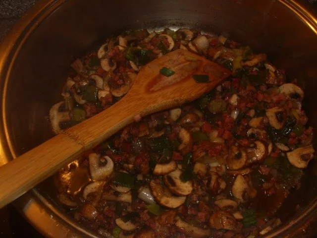 Rezept: Kartoffel-Kohlrabi-Kräuter-Püree mit Champignon-Schinken-Zwiebeln Bild Nr. 7 Kartoffel-Kohlrabi-Kräuter-Püree mit Champignon-Schinken-Zwiebeln - Rezept - Bild Nr. 7