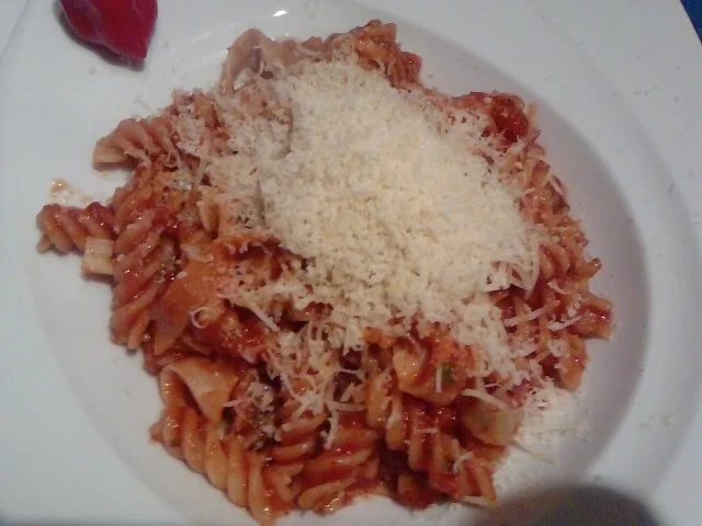 Rezept: DIE - MANCHE - MÖGEN - ES - NOCH - HEISSER - PASTA - ARRABIATA - PFANNE Bild Nr. 10 DIE - MANCHE - MÖGEN - ES - NOCH - HEISSER - PASTA - ARRABIATA - PFANNE - Rezept - Bild Nr. 10