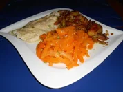 Rezept: Rotbarschfilet aus dem Ofen mit pikanten Kartoffelspalten Rotbarschfilet aus dem Ofen mit pikanten Kartoffelspalten - Rezept