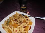 Kürbis-Pasta mit Tomaten und Steinpilzen>> - Rezept