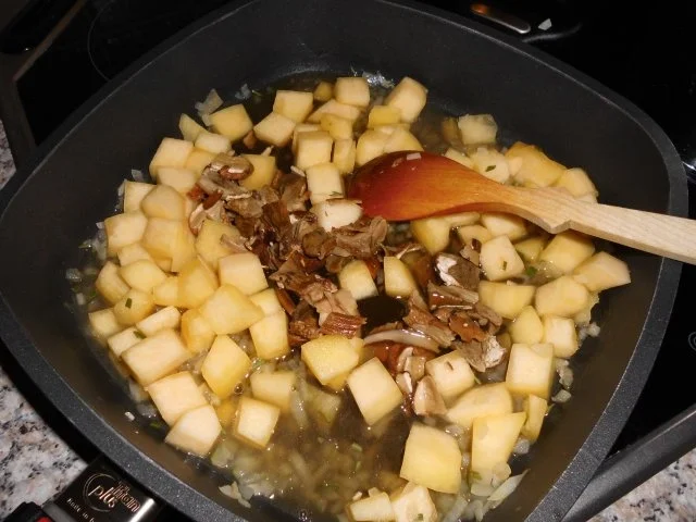 Rezept: Kürbis-Pasta mit Tomaten und Steinpilzen>> Bild Nr. 4 Kürbis-Pasta mit Tomaten und Steinpilzen>> - Rezept - Bild Nr. 4