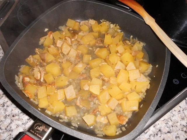 Rezept: Kürbis-Pasta mit Tomaten und Steinpilzen>> Bild Nr. 5 Kürbis-Pasta mit Tomaten und Steinpilzen>> - Rezept - Bild Nr. 5