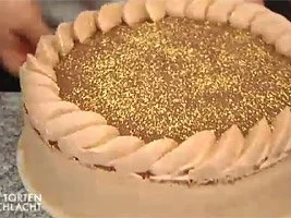 Rezept: Trüffelsahne-Kuchen (Bernd Siefert) Bild Nr. 2 Trüffelsahne-Kuchen (Bernd Siefert) - Rezept - Bild Nr. 2
