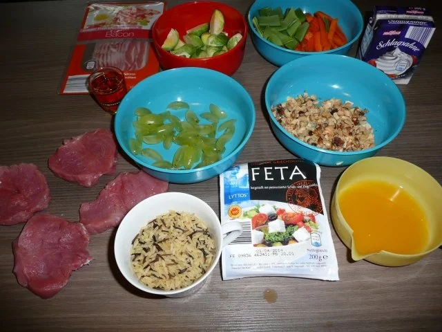 Rezept: Griechische Medaillons an Wildreis+ Wintergemüse umrahmt von Metaxa-Sahnesoße Griechische Medaillons an Wildreis+ Wintergemüse umrahmt von Metaxa-Sahnesoße - Rezept