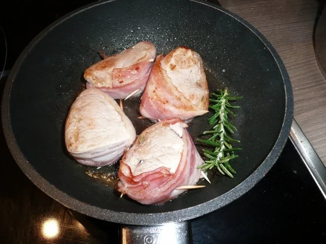 Rezept: Griechische Medaillons an Wildreis+ Wintergemüse umrahmt von Metaxa-Sahnesoße Bild Nr. 4 Griechische Medaillons an Wildreis+ Wintergemüse umrahmt von Metaxa-Sahnesoße - Rezept - Bild Nr. 4