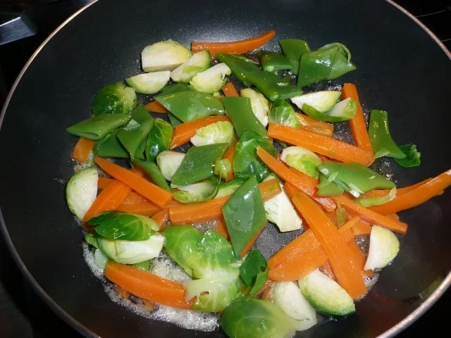 Rezept: Griechische Medaillons an Wildreis+ Wintergemüse umrahmt von Metaxa-Sahnesoße Bild Nr. 6 Griechische Medaillons an Wildreis+ Wintergemüse umrahmt von Metaxa-Sahnesoße - Rezept - Bild Nr. 6