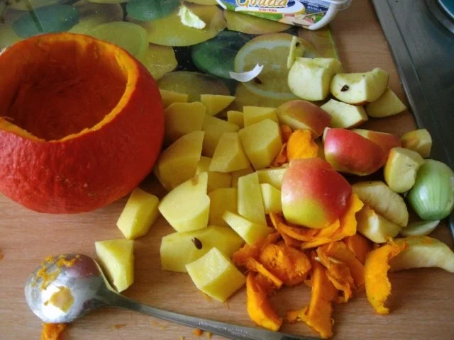 Rezept: Kürbis - Apfel - Hackfleischsuppe Bild Nr. 4 Kürbis - Apfel - Hackfleischsuppe - Rezept - Bild Nr. 4