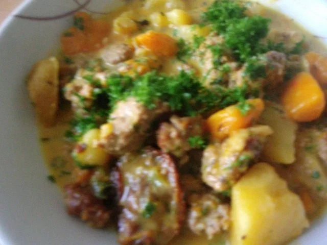 Rezept: Kürbis - Apfel - Hackfleischsuppe Bild Nr. 13 Kürbis - Apfel - Hackfleischsuppe - Rezept - Bild Nr. 13