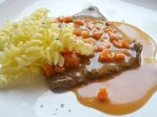 Rindsschnitzel in Gemüserahmsauce - Rezept