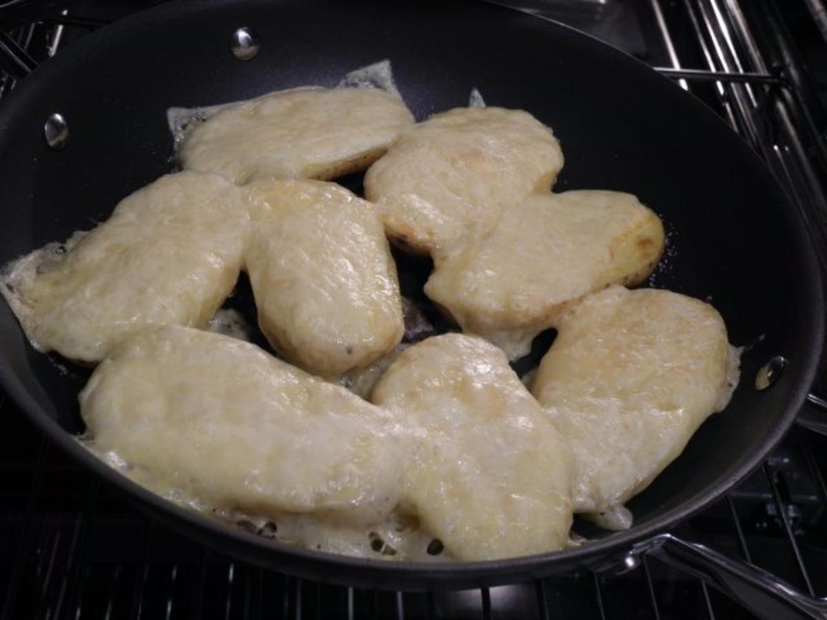 Vegetarisch : Mit Käse überbackene Kartoffeln und dazu einen Zwiebeljoghurt - Rezept - Bild Nr. 7
