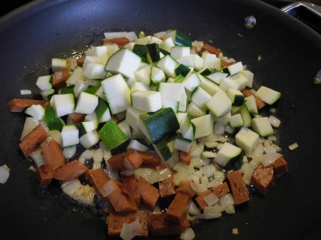 Rezept: Vegan : Bunte Pfanne mit Sojaleberkäse Bild Nr. 4 Vegan : Bunte Pfanne mit Sojaleberkäse - Rezept - Bild Nr. 4