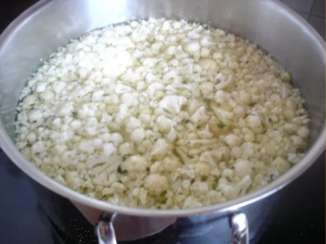 Rezept: Blumenkohlsuppe nach Ivanka Bild Nr. 3 Blumenkohlsuppe nach Ivanka - Rezept - Bild Nr. 3