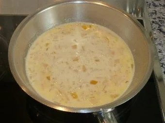 Gebratene Heilbuttschnitte mit gelbem Paprikaschaum - Rezept - Bild Nr. 3