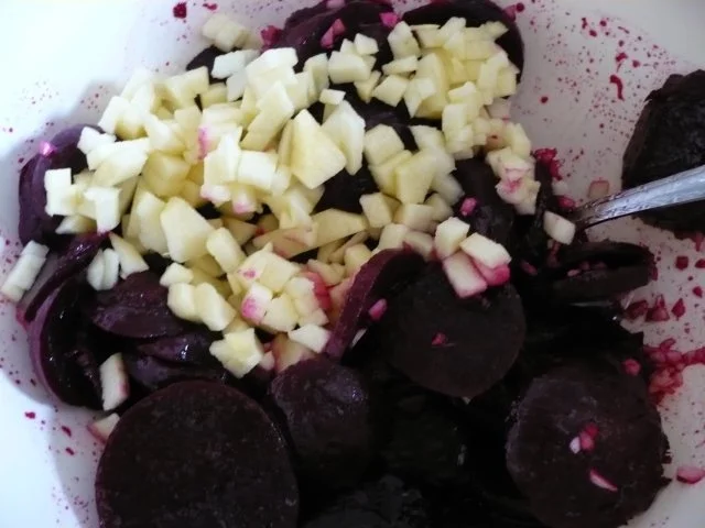 Rezept: Rote Bete - Blätter Salat Bild Nr. 9 Rote Bete - Blätter Salat - Rezept - Bild Nr. 9