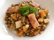 Rezept: Gebratene Leberkäsewürfel mit Linsen-Gemüse Gebratene Leberkäsewürfel mit Linsen-Gemüse - Rezept