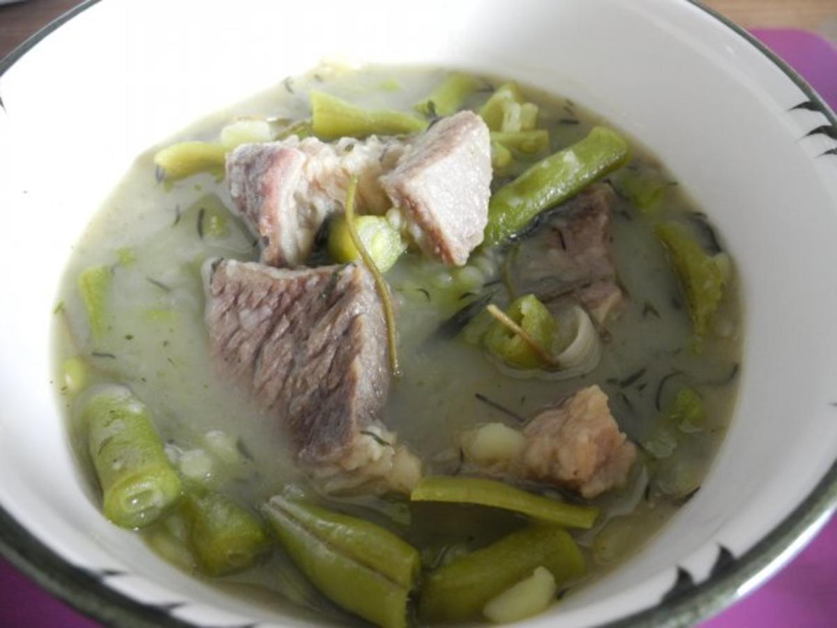 Suppe & Eintopf : Grüne Bohnensuppe mit Suppenfleisch - Rezept