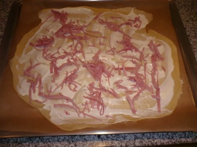 Rezept: Dinkel-Flammkuchen Bild Nr. 6 Dinkel-Flammkuchen - Rezept - Bild Nr. 6