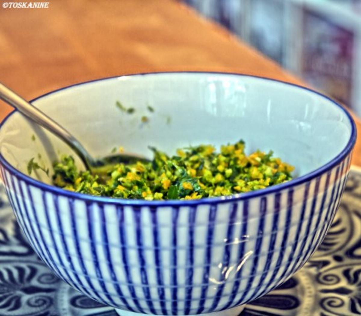 Tagliatelle mit Ochsenschwanz-Tomaten-Sugo und Orangen-Gremolata - Rezept - Bild Nr. 17