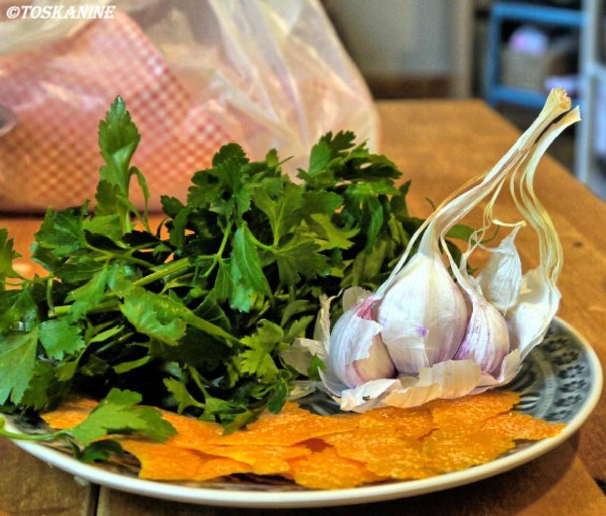 Tagliatelle mit Ochsenschwanz-Tomaten-Sugo und Orangen-Gremolata - Rezept - Bild Nr. 15