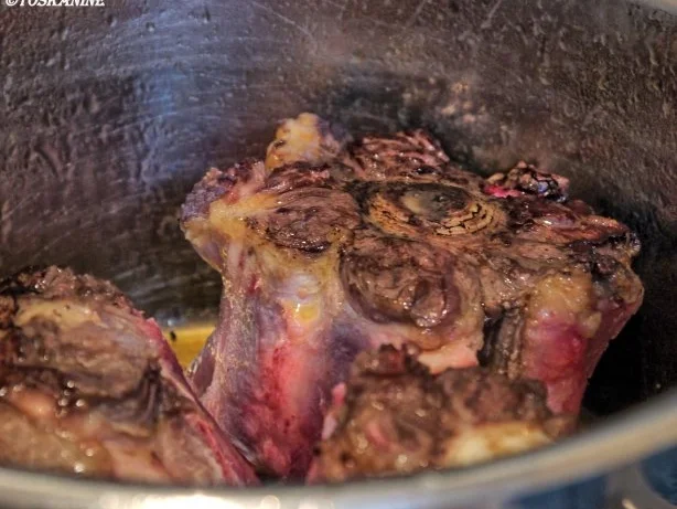 Tagliatelle mit Ochsenschwanz-Tomaten-Sugo und Orangen-Gremolata - Rezept - Bild Nr. 10