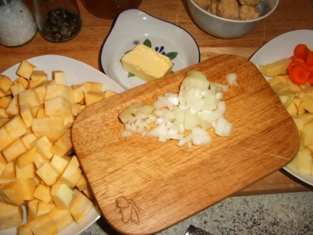 Steckrübensuppe mit kleinen Semmelknödeln - Rezept - Bild Nr. 4