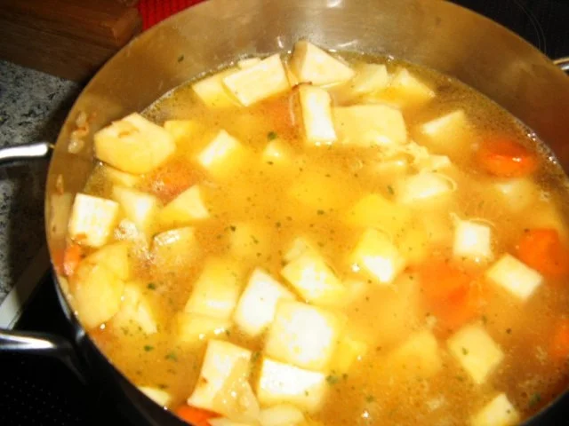 Steckrübensuppe mit kleinen Semmelknödeln - Rezept - Bild Nr. 7