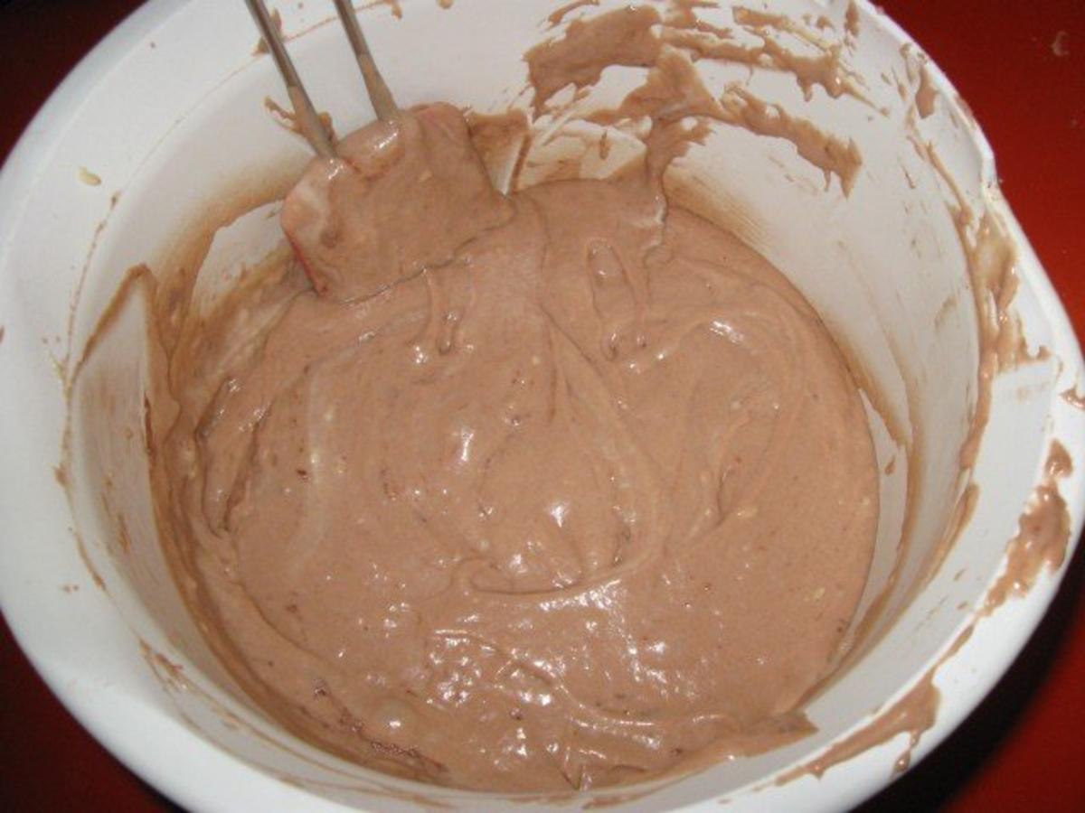 Buttermilch - Gugelhupf mit weißer Schokolade - Rezept - Bild Nr. 8