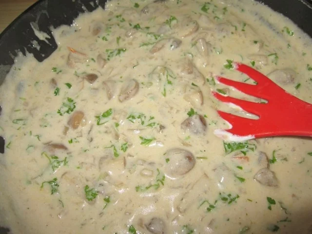 Rezept: Jägerschnitzel mit selbst geschabten Spätzle Bild Nr. 4 Jägerschnitzel mit selbst geschabten Spätzle - Rezept - Bild Nr. 4