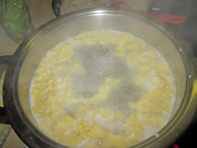 Rezept: Jägerschnitzel mit selbst geschabten Spätzle Bild Nr. 9 Jägerschnitzel mit selbst geschabten Spätzle - Rezept - Bild Nr. 9