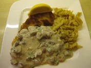 Jägerschnitzel mit selbst geschabten Spätzle - Rezept