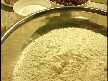 Rezept: Weihnachtsbäckerei: Stollen Bild Nr. 6 Weihnachtsbäckerei: Stollen - Rezept - Bild Nr. 6