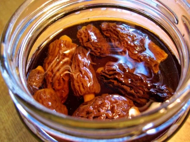 Rezept: Hähnchen-Unterschenkelchen in Morchel-Rahmsoße Bild Nr. 3 Hähnchen-Unterschenkelchen in Morchel-Rahmsoße - Rezept - Bild Nr. 3