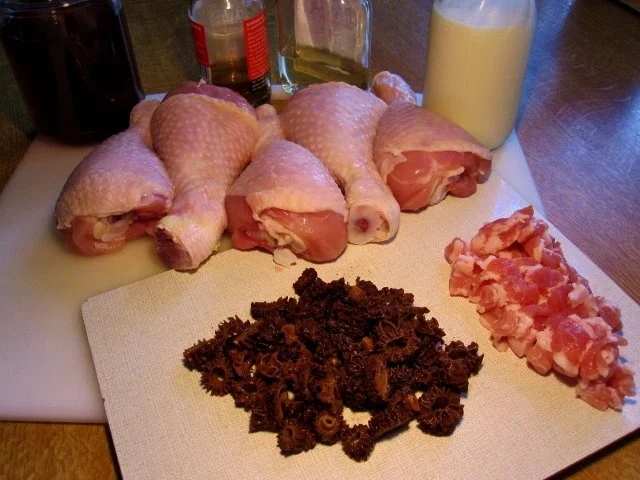 Rezept: Hähnchen-Unterschenkelchen in Morchel-Rahmsoße Bild Nr. 5 Hähnchen-Unterschenkelchen in Morchel-Rahmsoße - Rezept - Bild Nr. 5