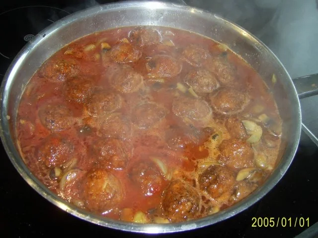 Hackfleisch: Fleischbällchen in würziger Soße - Rezept