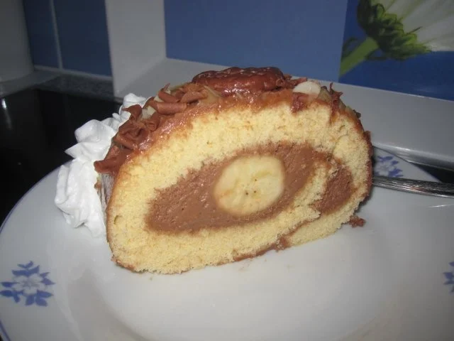 Rezept: BANANENROULADE Bild Nr. 2 BANANENROULADE - Rezept - Bild Nr. 2