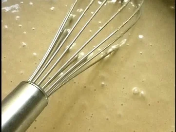 Rezept: Rote-Bete-Blini mit Balsamico-Zwiebeln und Ziegencreme Bild Nr. 4 Rote-Bete-Blini mit Balsamico-Zwiebeln und Ziegencreme - Rezept - Bild Nr. 4