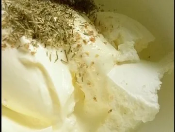 Rezept: Rote-Bete-Blini mit Balsamico-Zwiebeln und Ziegencreme Bild Nr. 12 Rote-Bete-Blini mit Balsamico-Zwiebeln und Ziegencreme - Rezept - Bild Nr. 12