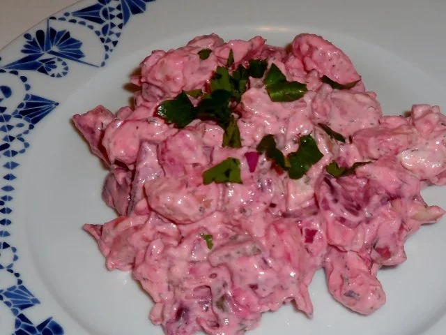 Rezept: Fruchtiger Rote-Bete-Kartoffel-Salat mit Apfel und Schinken Bild Nr. 11 Fruchtiger Rote-Bete-Kartoffel-Salat mit Apfel und Schinken - Rezept - Bild Nr. 11