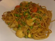 Bratnudeln mit Schinkenwürfeln und Wirsinggemüse - Rezept