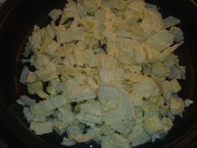 Bratnudeln mit Schinkenwürfeln und Wirsinggemüse - Rezept - Bild Nr. 2