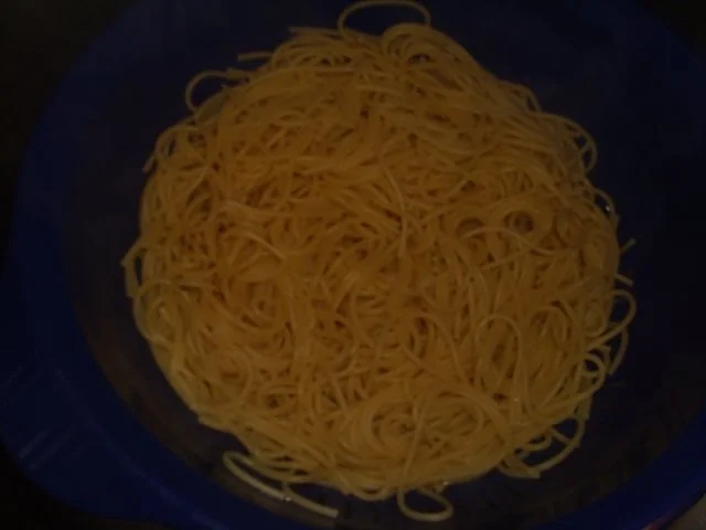 Bratnudeln mit Schinkenwürfeln und Wirsinggemüse - Rezept - Bild Nr. 3