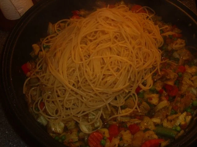 Bratnudeln mit Schinkenwürfeln und Wirsinggemüse - Rezept - Bild Nr. 5