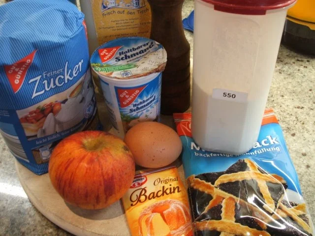 Backen: Rosenkuchen mit Mohn und Apfel - Rezept - Bild Nr. 2