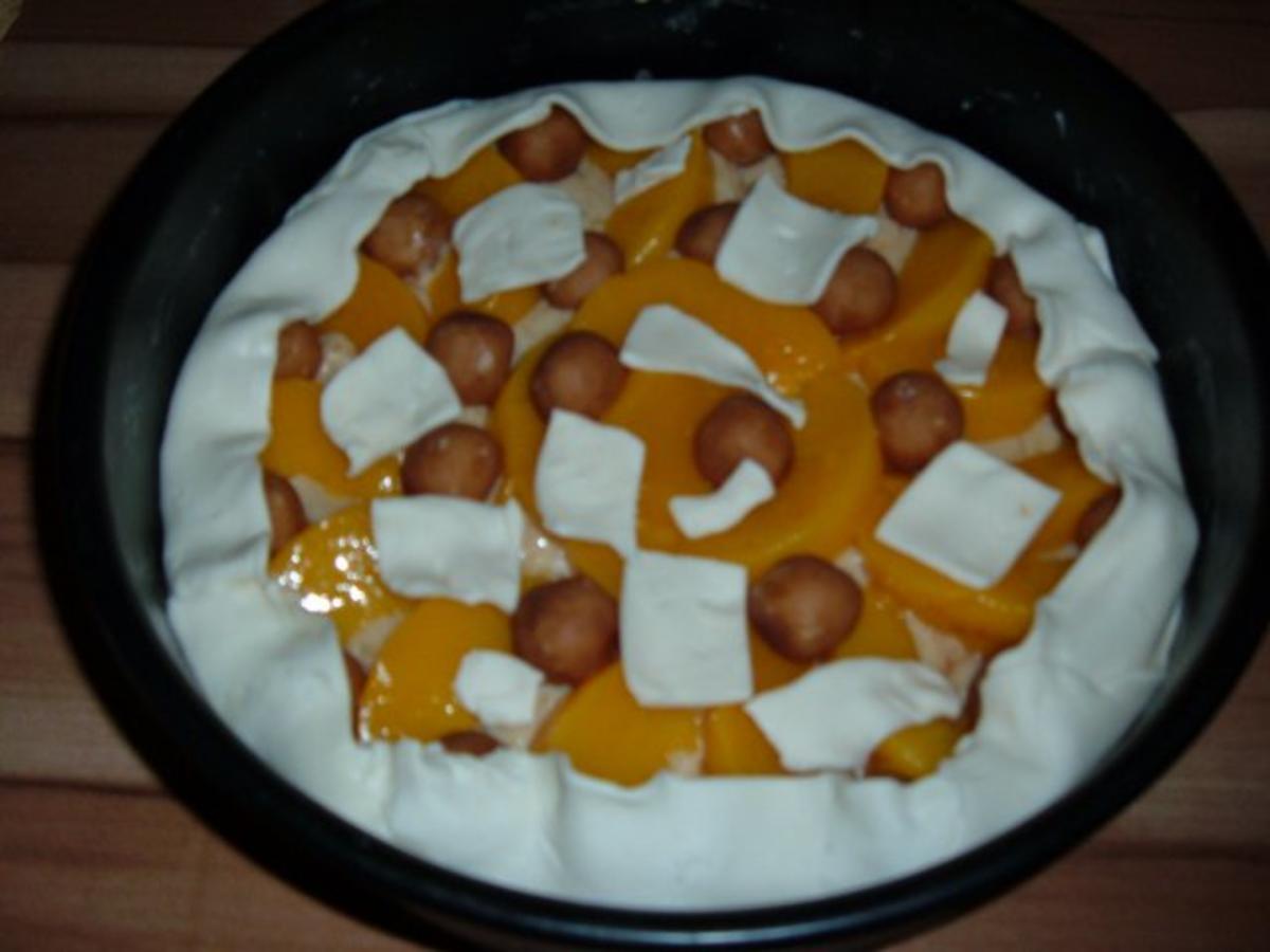 Blätterteig : Kuchen mit Pfirsich - Pudding - Marzipan - Rezept ...
